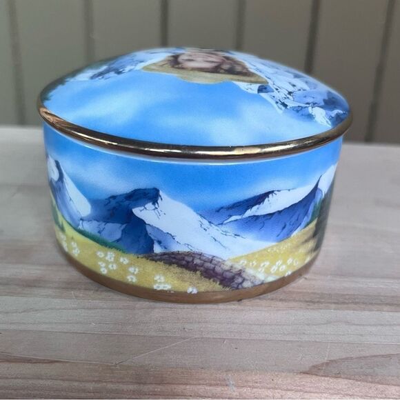 Danbury Mint Shirley Temple as Heidi Music Box - Picture 8 of 11